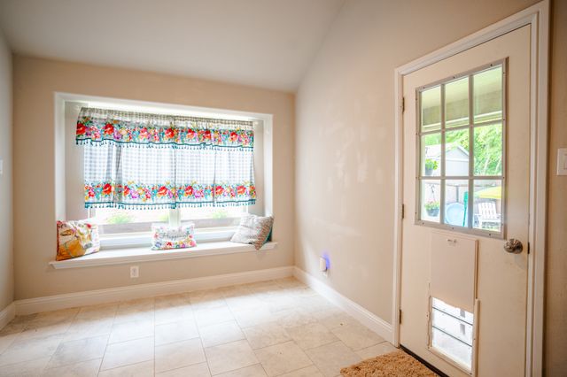 206 Hubbard Street, Hillsboro, TX 76645