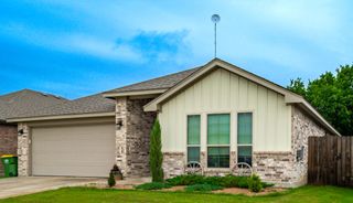 206 Hubbard Street, Hillsboro, TX 76645