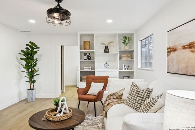 1815 Montview, San Antonio, TX 78213