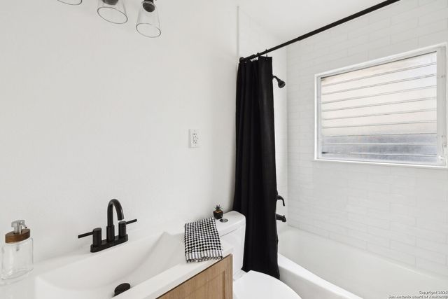 1815 Montview, San Antonio, TX 78213