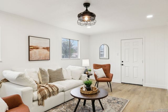 1815 Montview, San Antonio, TX 78213