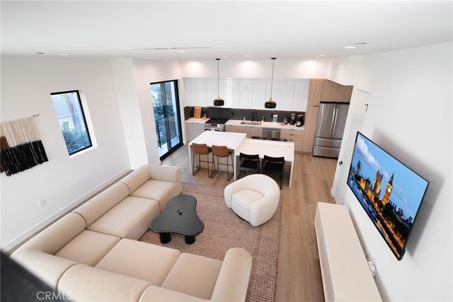 109 N Westlake Avenue 3, Los Angeles, CA 90026