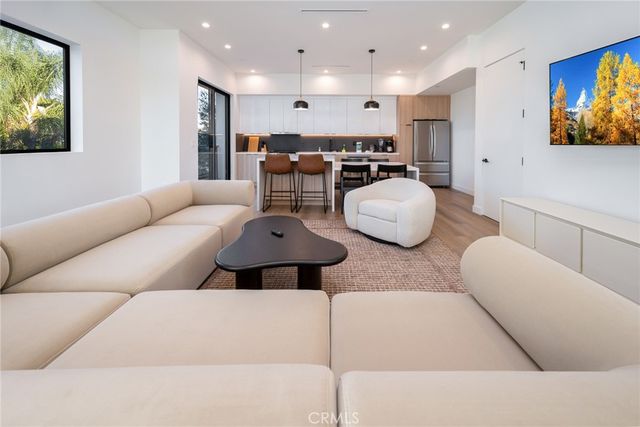 109 N Westlake Avenue 3, Los Angeles, CA 90026