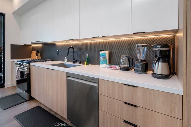 109 N Westlake Avenue 3, Los Angeles, CA 90026