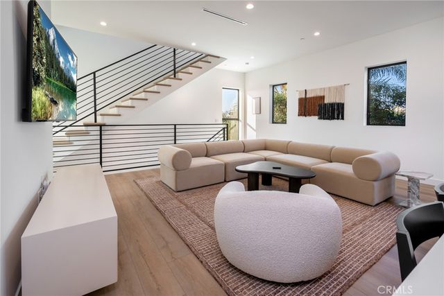 109 N Westlake Avenue 3, Los Angeles, CA 90026