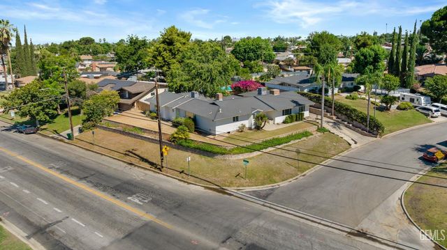 1800 Country Club Drive, Bakersfield, CA 93306
