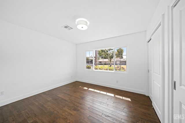 1800 Country Club Drive, Bakersfield, CA 93306