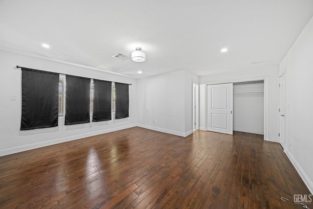 1800 Country Club Drive, Bakersfield, CA 93306
