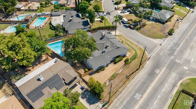1800 Country Club Drive, Bakersfield, CA 93306