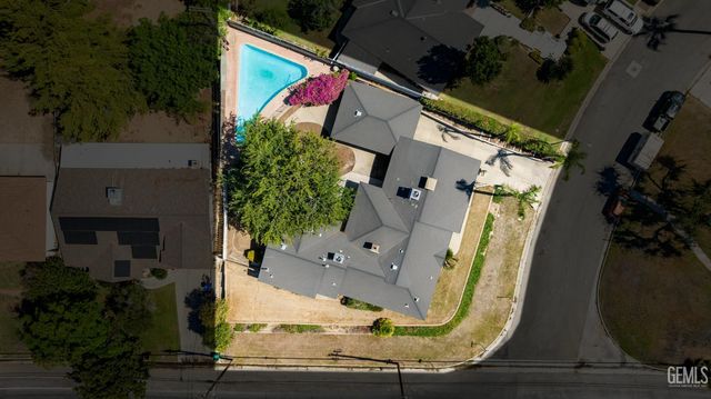 1800 Country Club Drive, Bakersfield, CA 93306
