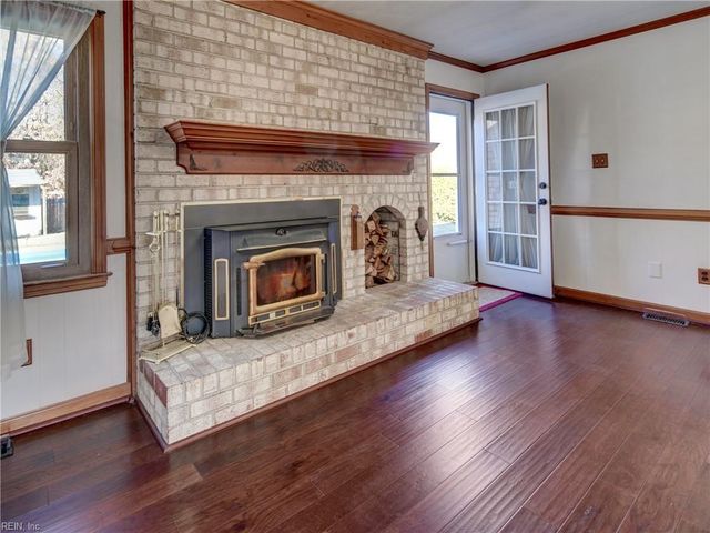 658 Blackthorne DR, Chesapeake, VA 23322