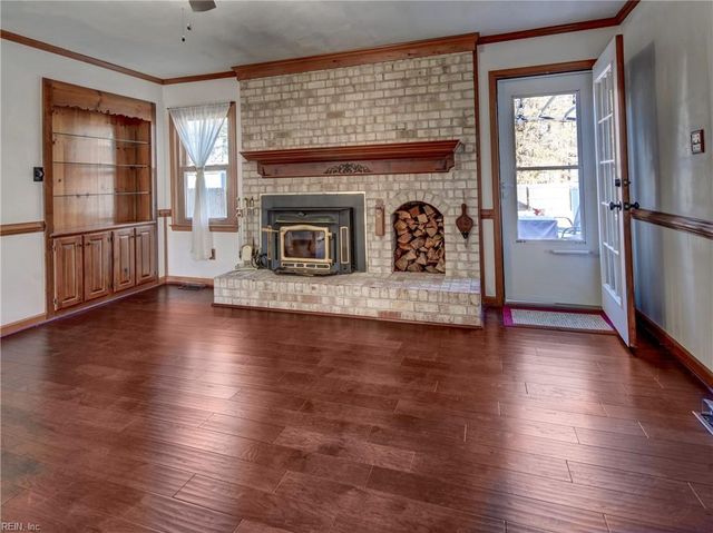 658 Blackthorne DR, Chesapeake, VA 23322