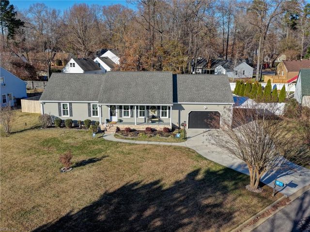 658 Blackthorne DR, Chesapeake, VA 23322