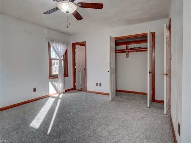 658 Blackthorne DR, Chesapeake, VA 23322