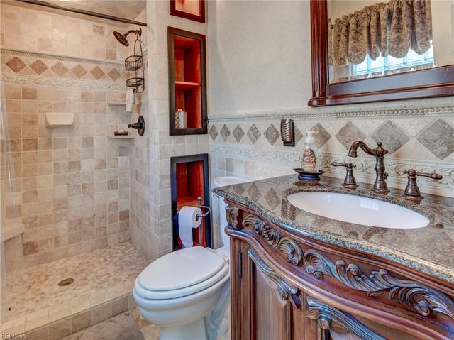 658 Blackthorne DR, Chesapeake, VA 23322