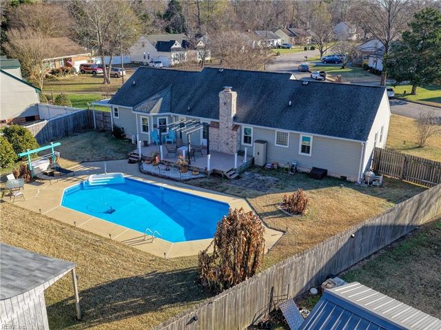 658 Blackthorne DR, Chesapeake, VA 23322