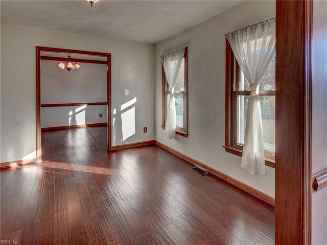 658 Blackthorne DR, Chesapeake, VA 23322