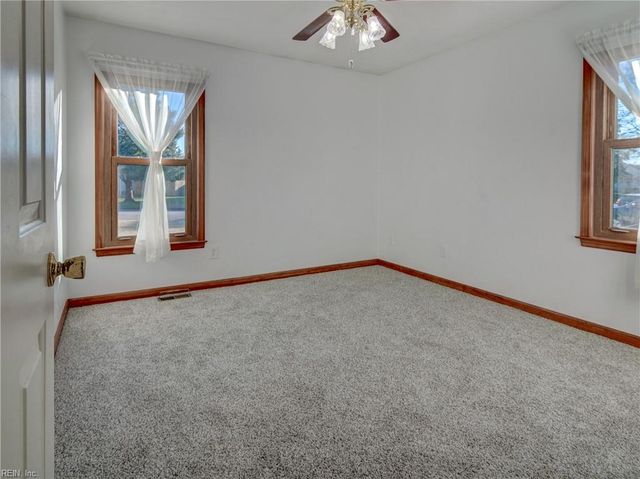 658 Blackthorne DR, Chesapeake, VA 23322