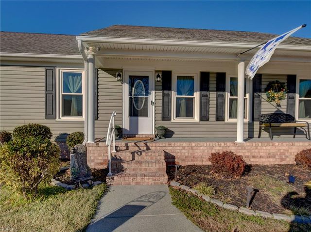 658 Blackthorne DR, Chesapeake, VA 23322