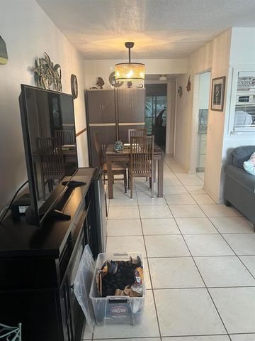 132 Berkshire F, West Palm Beach, FL 33417