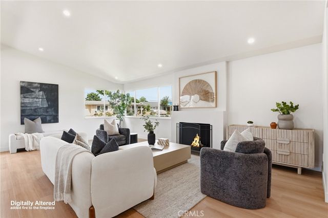 1713 Oahu Place, Costa Mesa, CA 92626