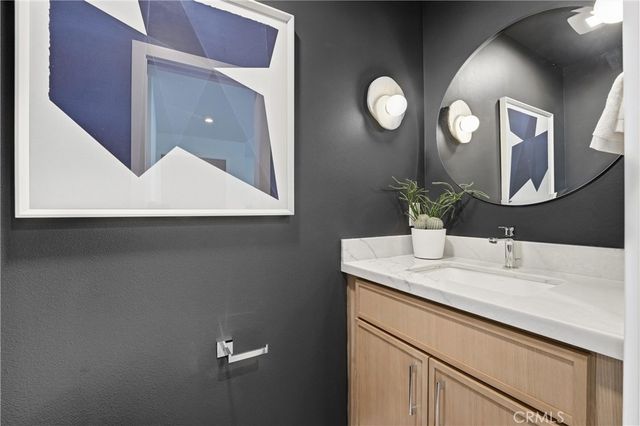 1713 Oahu Place, Costa Mesa, CA 92626