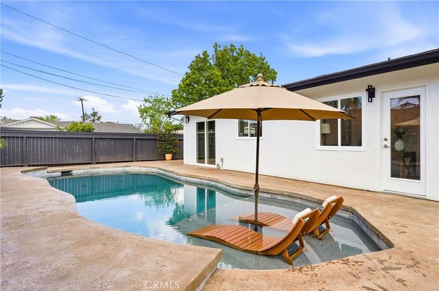 1713 Oahu Place, Costa Mesa, CA 92626