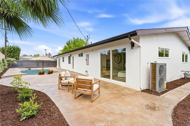 1713 Oahu Place, Costa Mesa, CA 92626