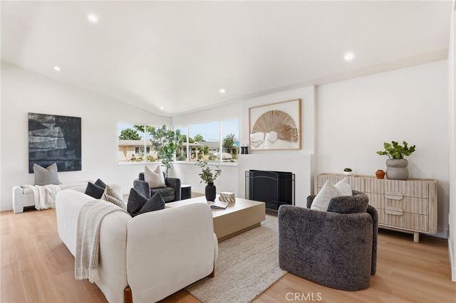 1713 Oahu Place, Costa Mesa, CA 92626