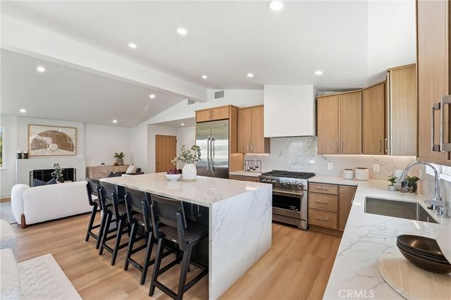 1713 Oahu Place, Costa Mesa, CA 92626