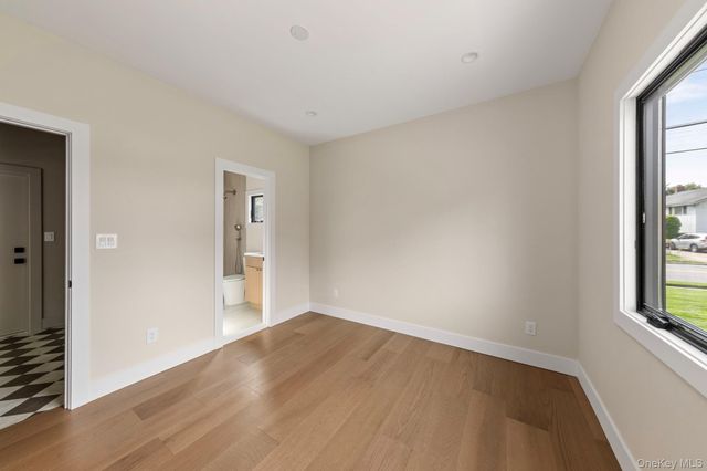 555 Marian Court, East Meadow, NY 11554