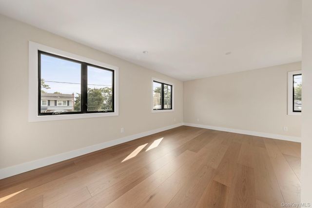 555 Marian Court, East Meadow, NY 11554
