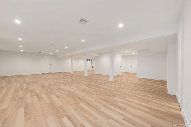 555 Marian Court, East Meadow, NY 11554