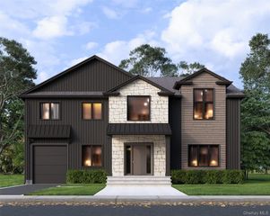 555 Marian Court, East Meadow, NY 11554