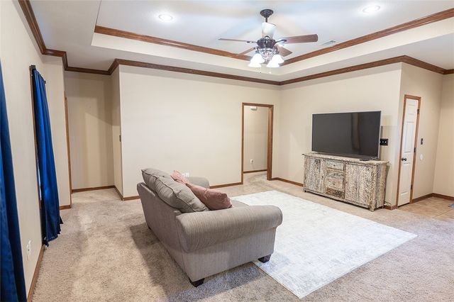 260 Hawthorne Lane, Russellville, AR 72802