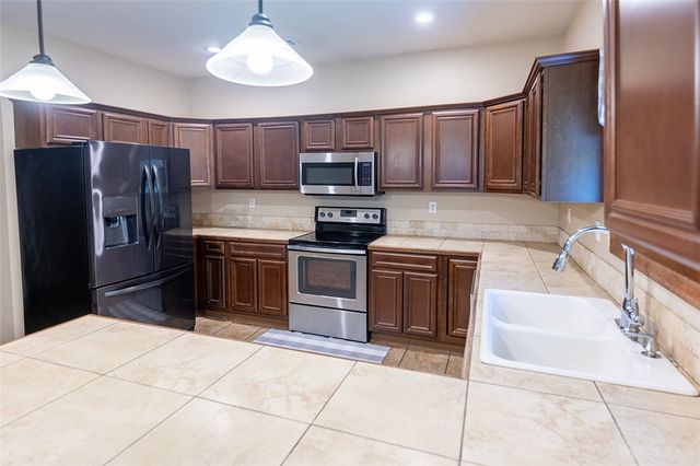 260 Hawthorne Lane, Russellville, AR 72802