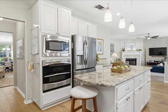 2041 Saint Andrews DR, Round Rock, TX 78664