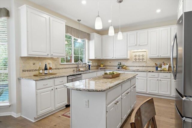 2041 Saint Andrews DR, Round Rock, TX 78664
