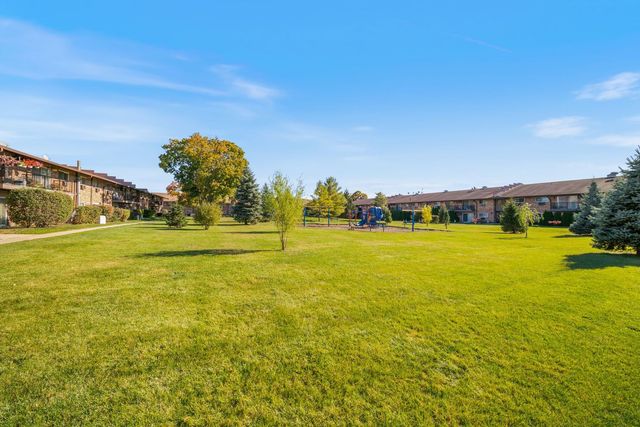 826 E Old Willow Road 103, Prospect Heights, IL 60070