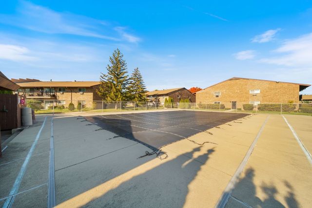 826 E Old Willow Road 103, Prospect Heights, IL 60070