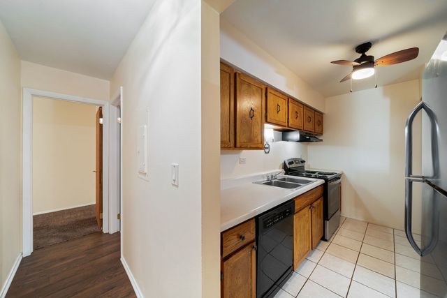 826 E Old Willow Road 103, Prospect Heights, IL 60070