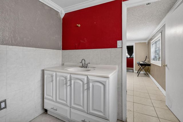 641 NE 140th Street, North Miami, FL 33161