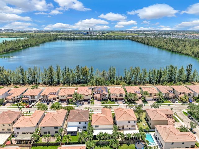 9860 NW 86th Terrace, Doral, FL 33178