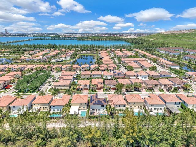 9860 NW 86th Terrace, Doral, FL 33178