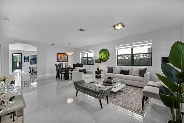 9860 NW 86th Terrace, Doral, FL 33178