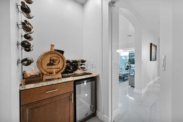 9860 NW 86th Terrace, Doral, FL 33178