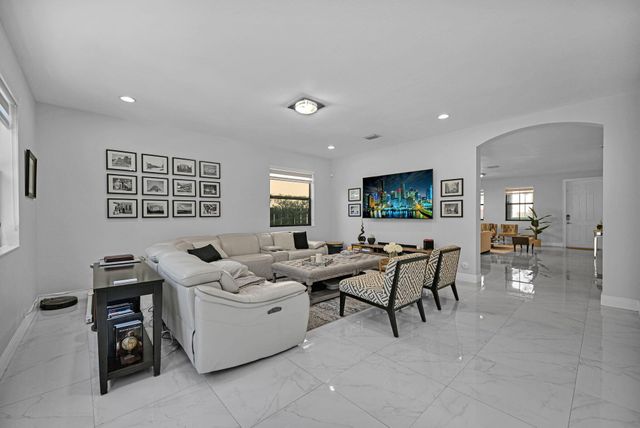 9860 NW 86th Terrace, Doral, FL 33178