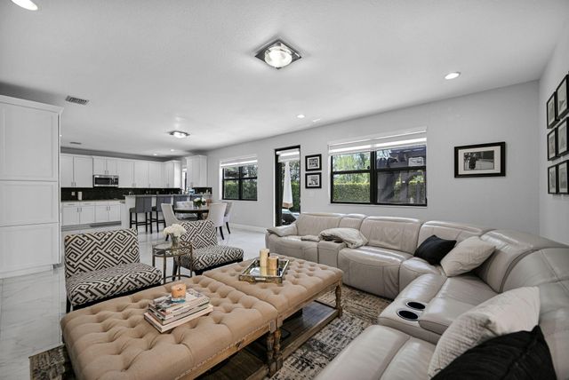9860 NW 86th Terrace, Doral, FL 33178