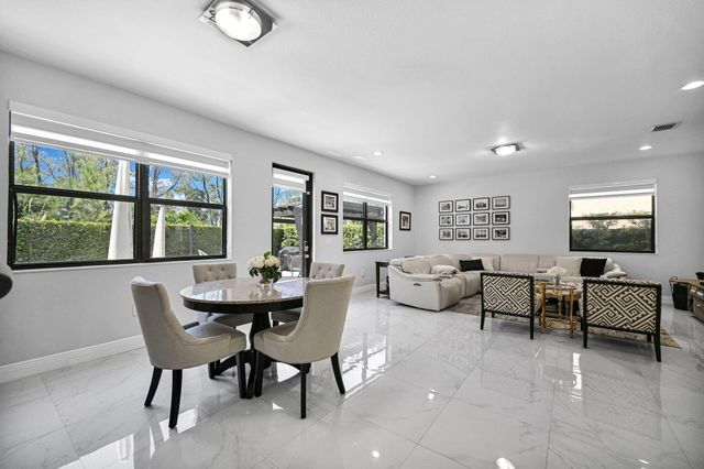 9860 NW 86th Terrace, Doral, FL 33178