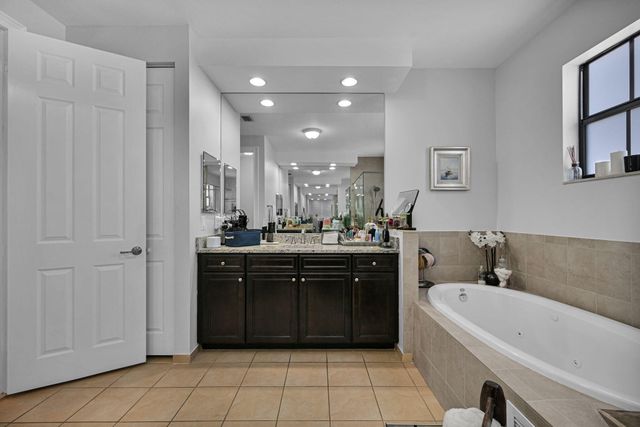 9860 NW 86th Terrace, Doral, FL 33178